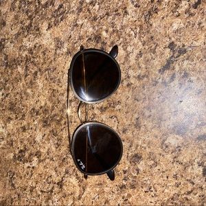 LIKE NEW Ray-Ban Sunglasses